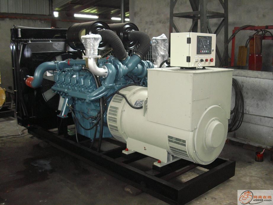 海口上柴柴油发电机组成交一台850KW